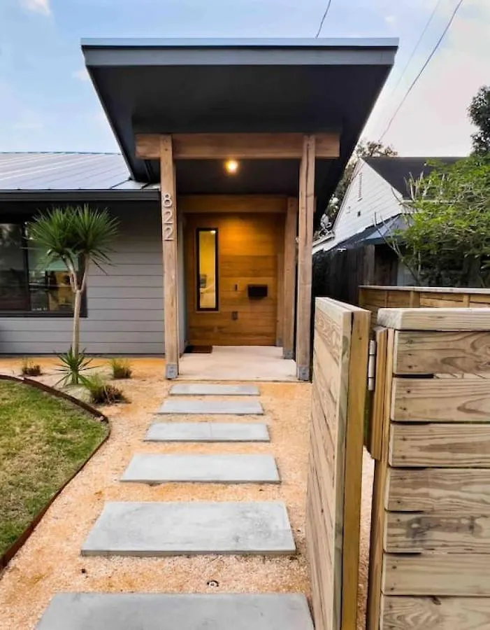 Stunning Modern Home In Hip Enclave Near Dt Orlando