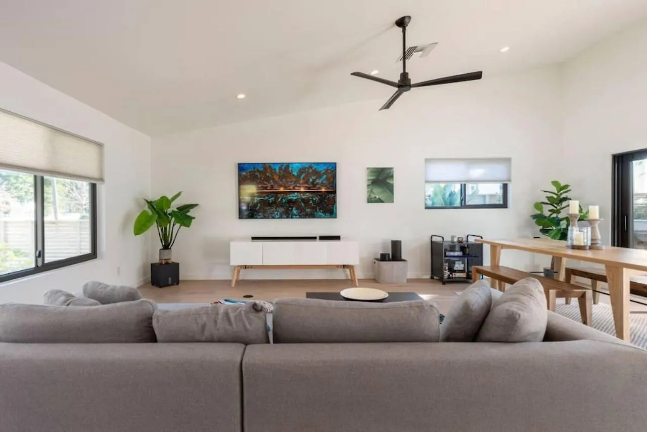 Stunning Modern Home In Hip Enclave Near Dt Orlando Holiday home
