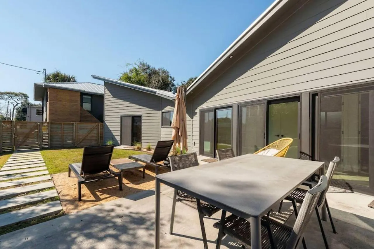 Holiday home Stunning Modern Home In Hip Enclave Near Dt Orlando