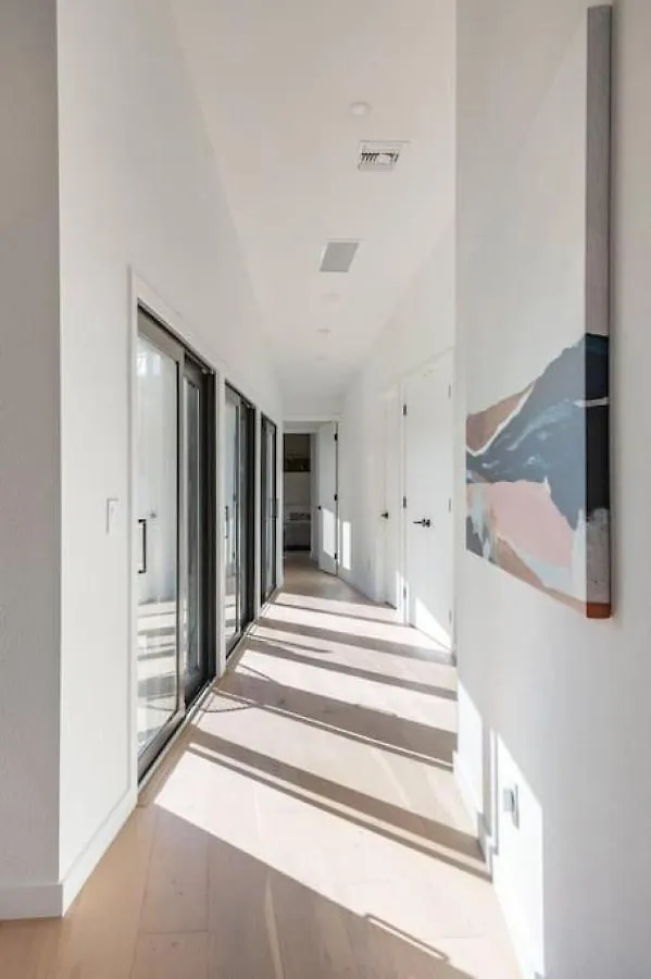 Stunning Modern Home In Hip Enclave Near Dt Orlando 0*,  United States